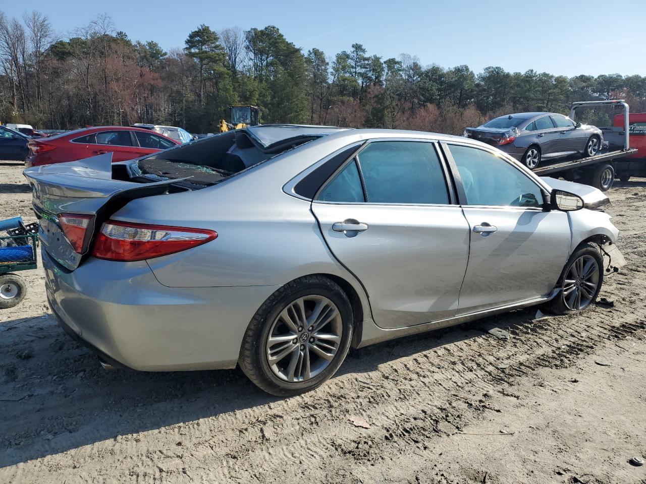 2016 TOYOTA CAMRY LE - Image 3