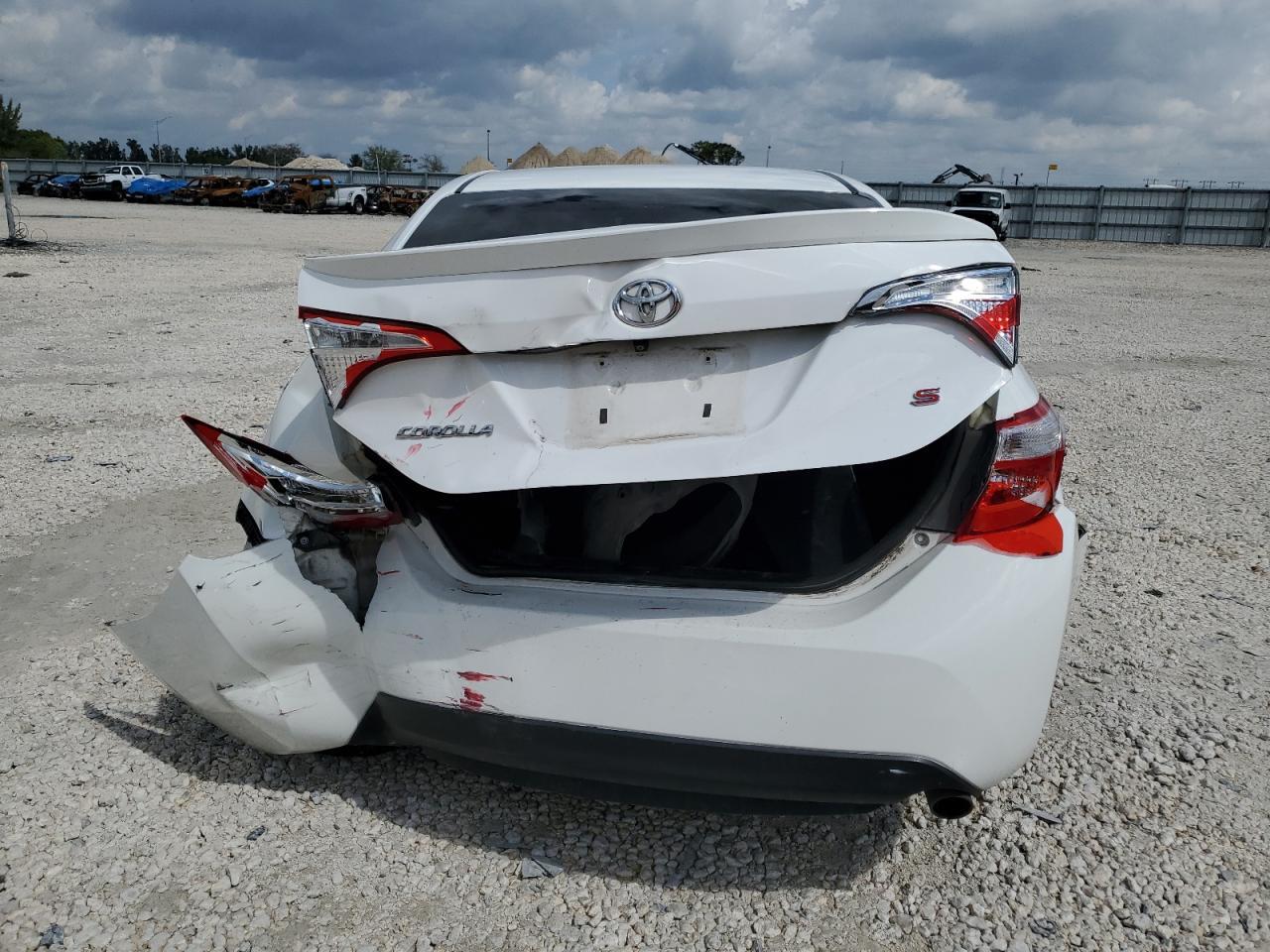 2015 TOYOTA COROLLA L - Image 6