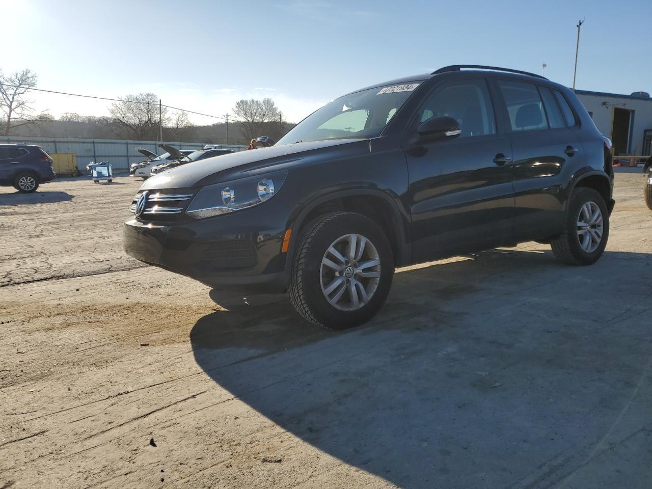 2015 VOLKSWAGEN TIGUAN S
