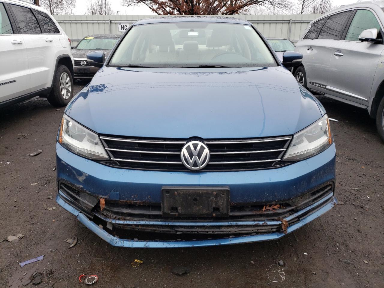 2017 VOLKSWAGEN JETTA SE - Image 5