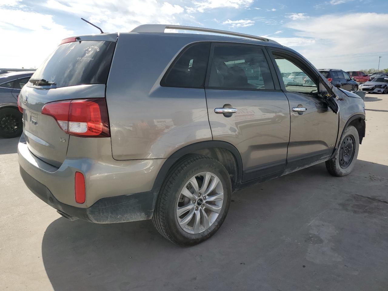 2015 KIA SORENTO LX - Image 3