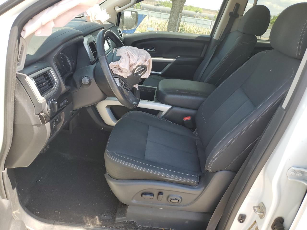 2018 NISSAN TITAN SV - Фото 7