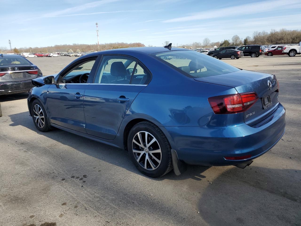 2017 VOLKSWAGEN JETTA SE - Image 2