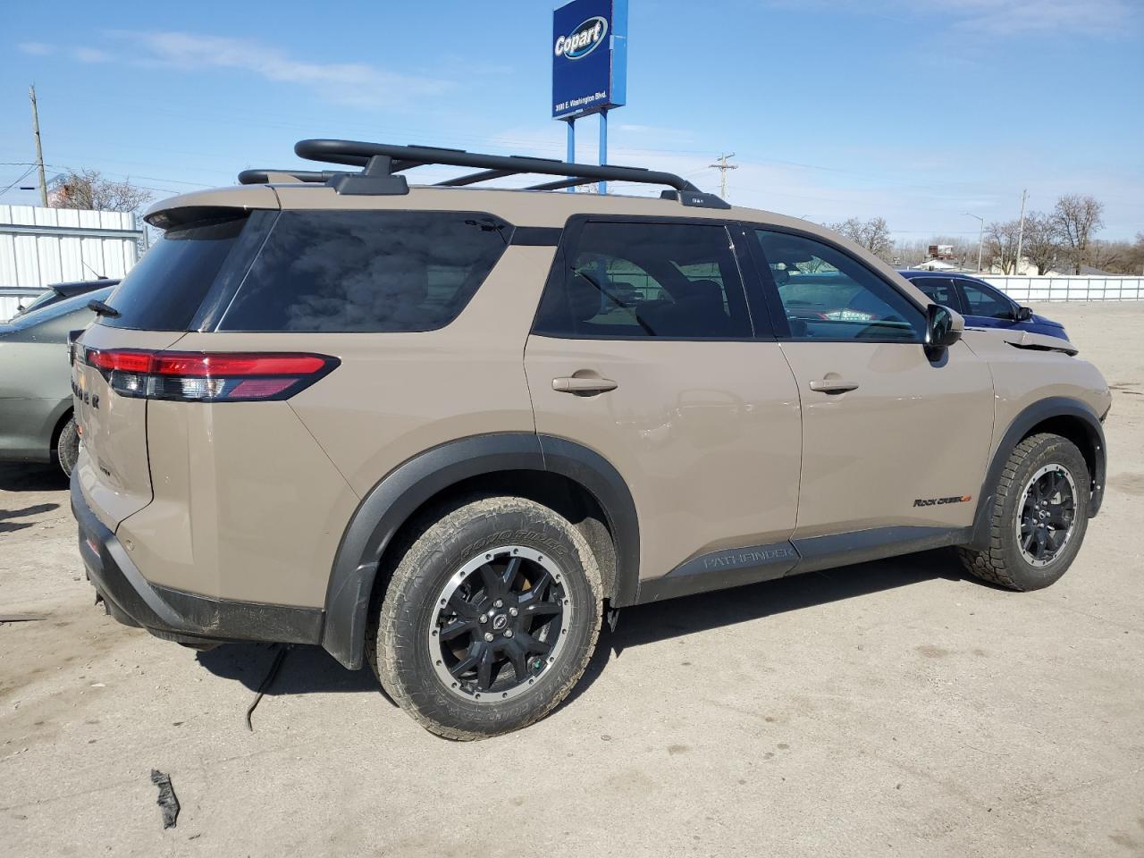 2023 NISSAN PATHFINDER - Фото 3