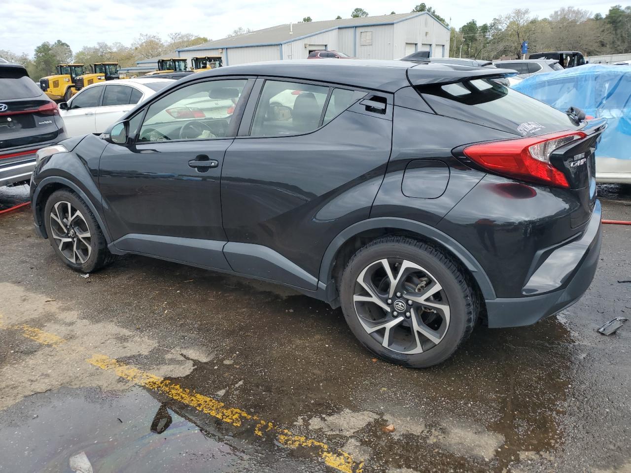 2018 TOYOTA C-HR XLE - Фото 2