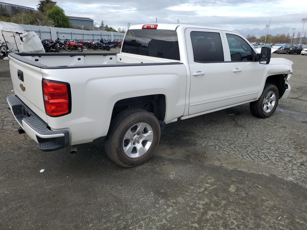 2018 CHEVROLET SILVERADO - Фото 3