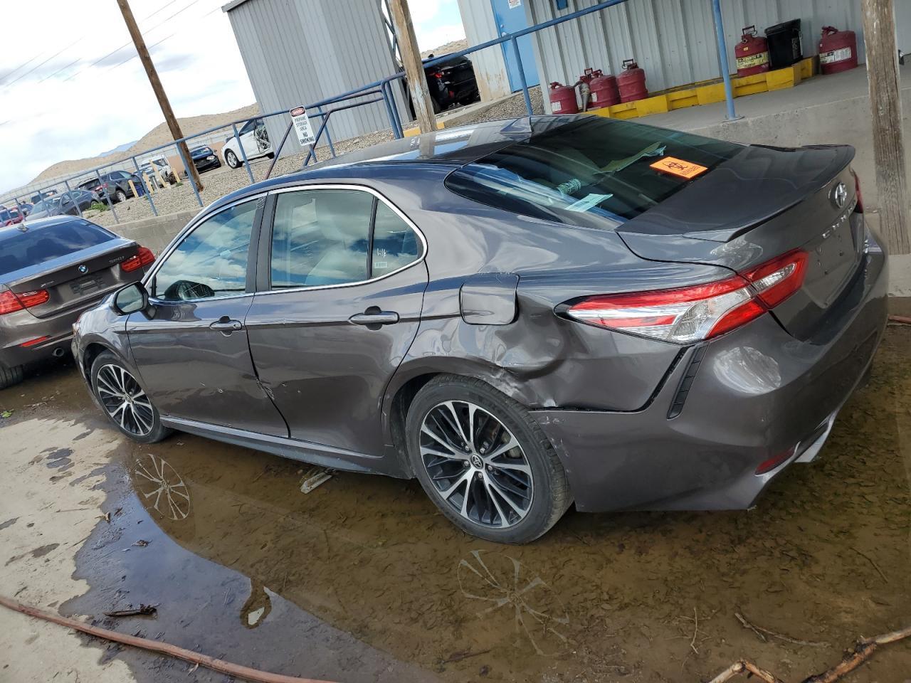 2020 TOYOTA CAMRY SE - Image 2