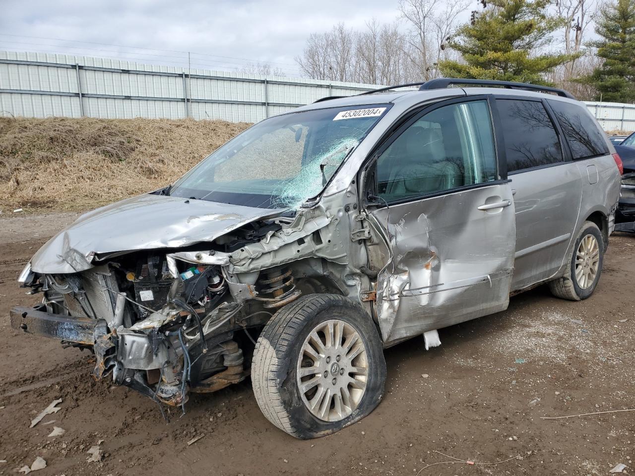 2015 TOYOTA SIENNA XLE