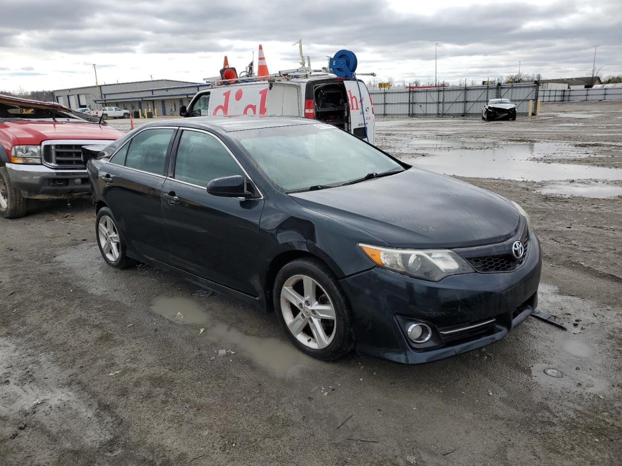2013 TOYOTA CAMRY L - Фото 4