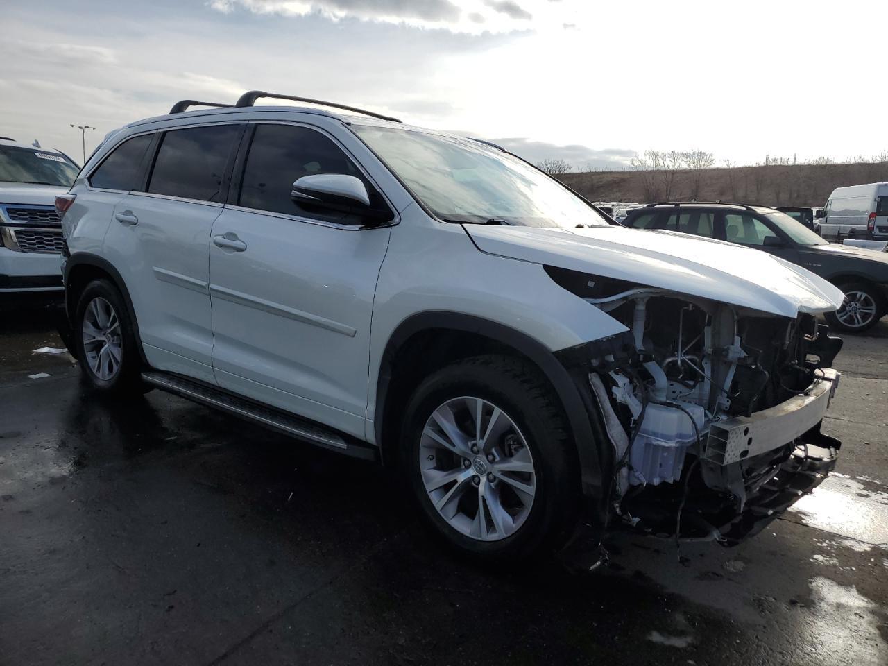 2015 TOYOTA HIGHLANDER - Image 4
