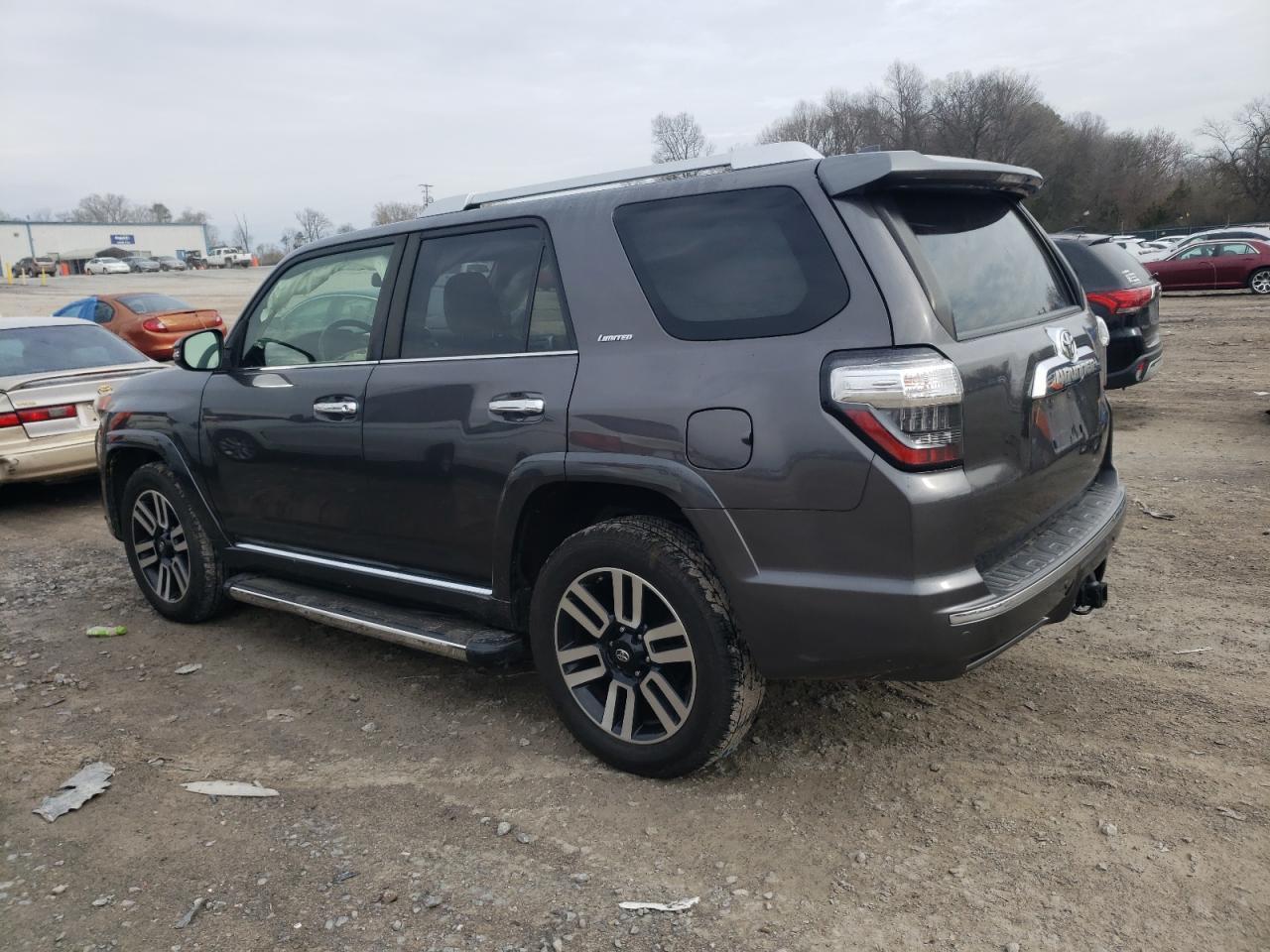 2017 TOYOTA 4RUNNER SR - Image 2