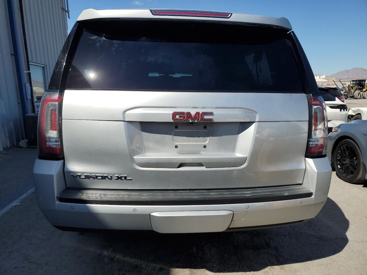 2016 GMC YUKON XL C - Фото 6