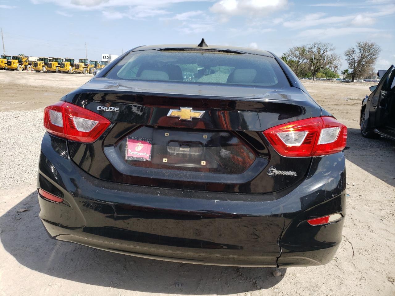 2017 CHEVROLET CRUZE LS - Image 6