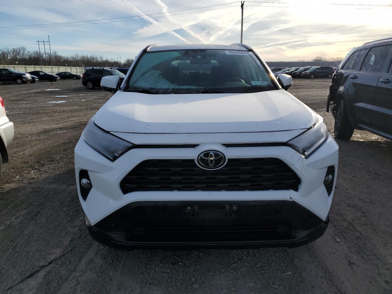 2020 TOYOTA RAV4 XLE - Фото 5