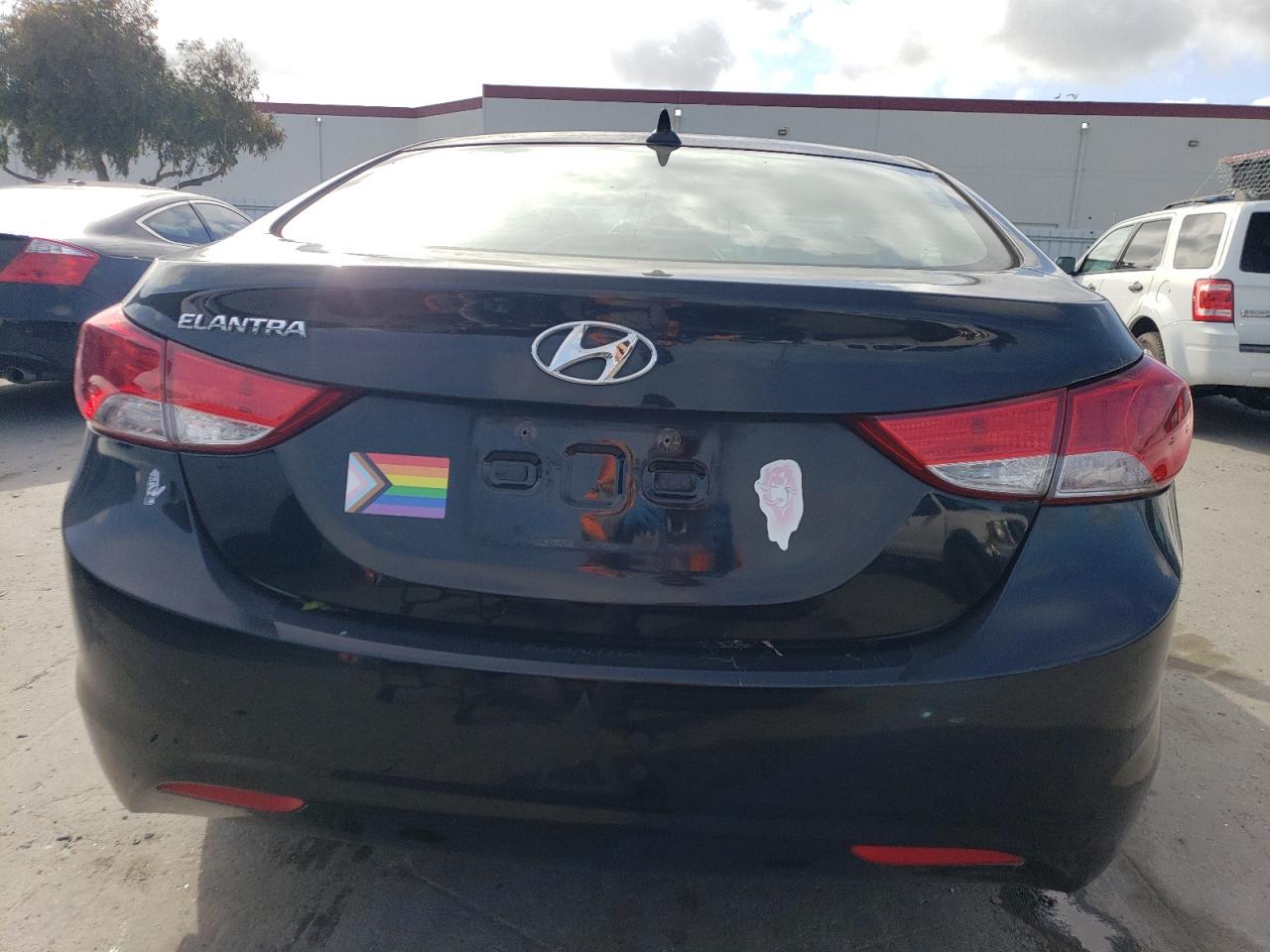 2013 HYUNDAI ELANTRA GL - Image 6