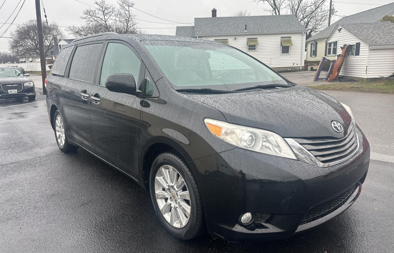 2011 TOYOTA SIENNA XLE