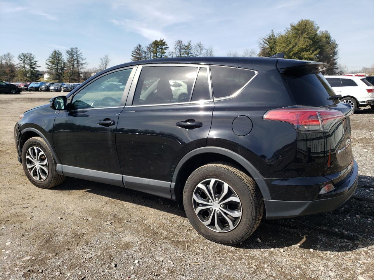 2017 TOYOTA RAV4 LE - Фото 2