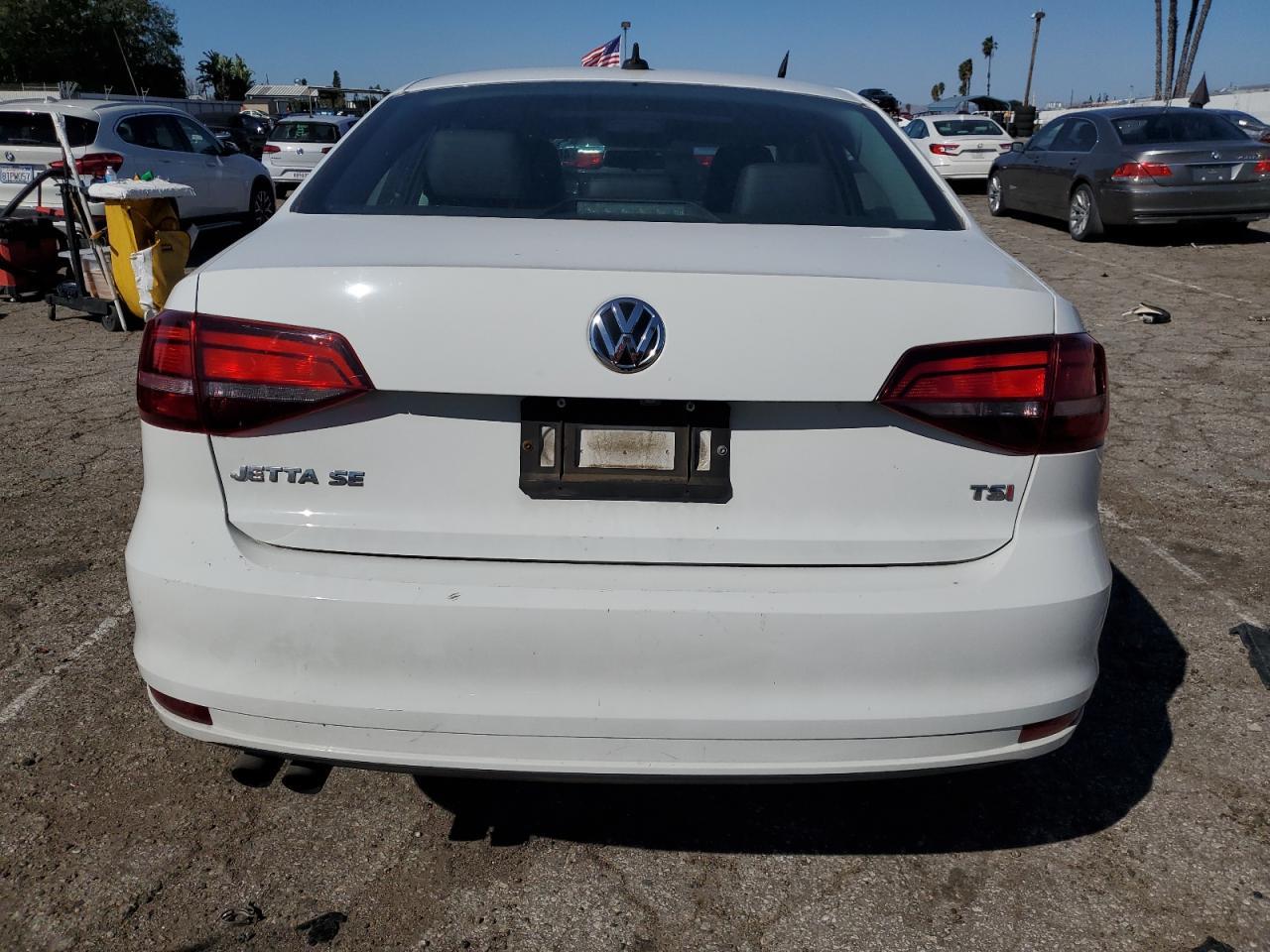 2017 VOLKSWAGEN JETTA SE - Image 6