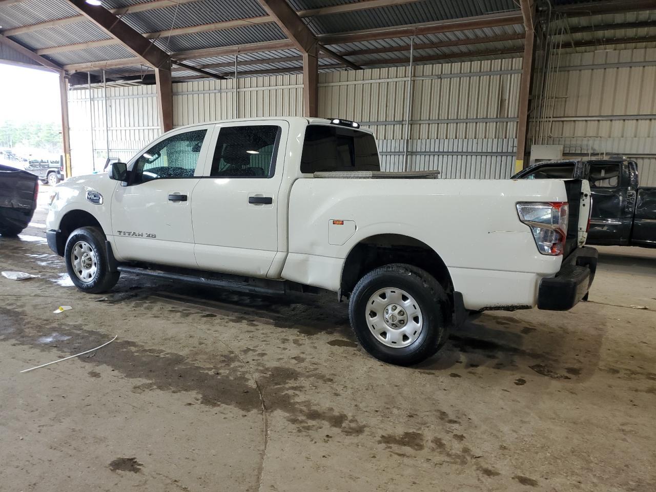 2017 NISSAN TITAN XD S - Фото 2