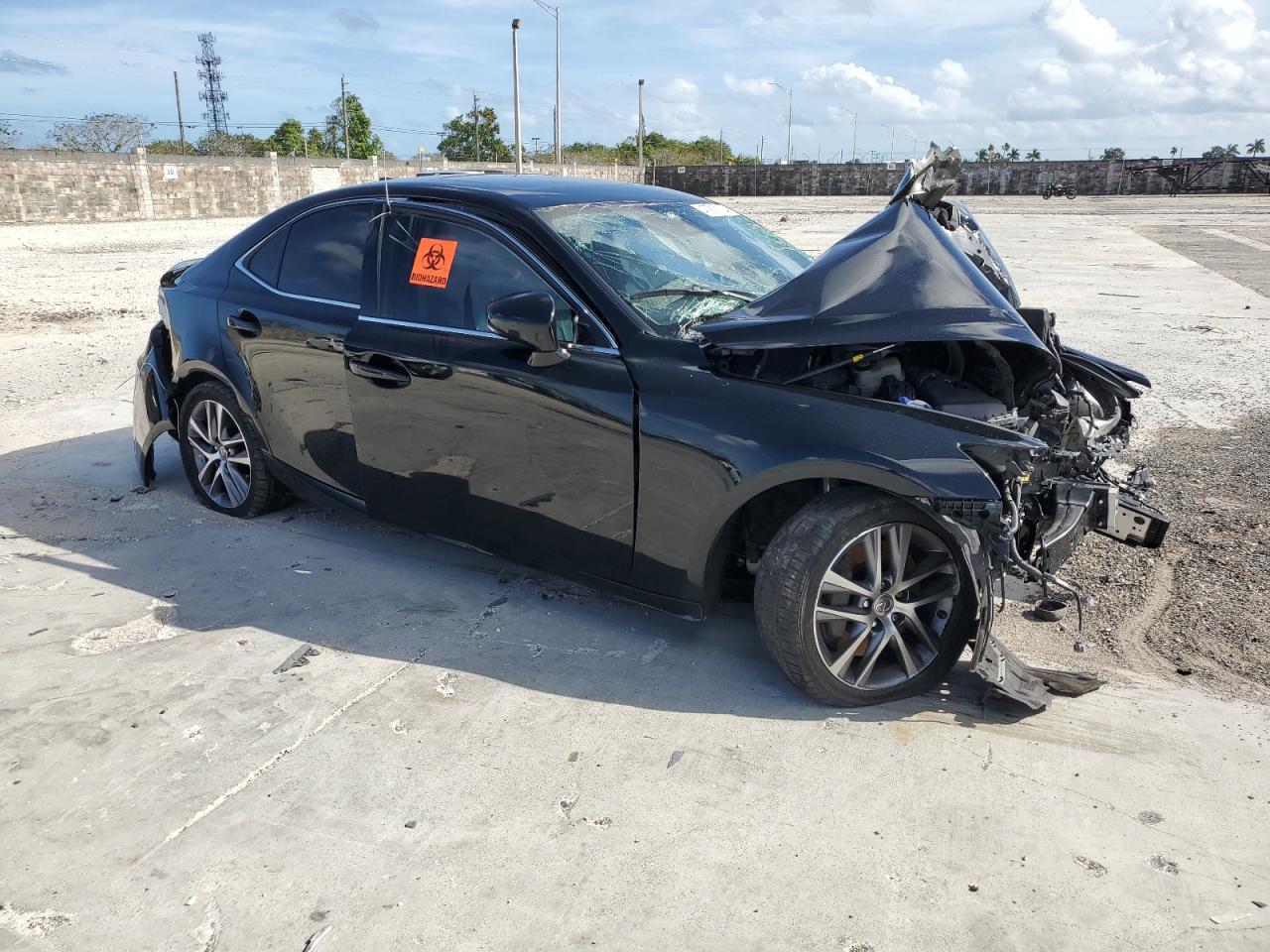2019 LEXUS IS 300 - Фото 4