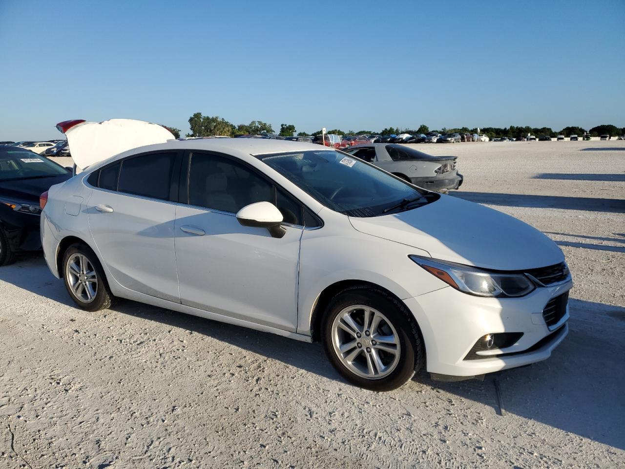 2017 CHEVROLET CRUZE LT - Фото 4