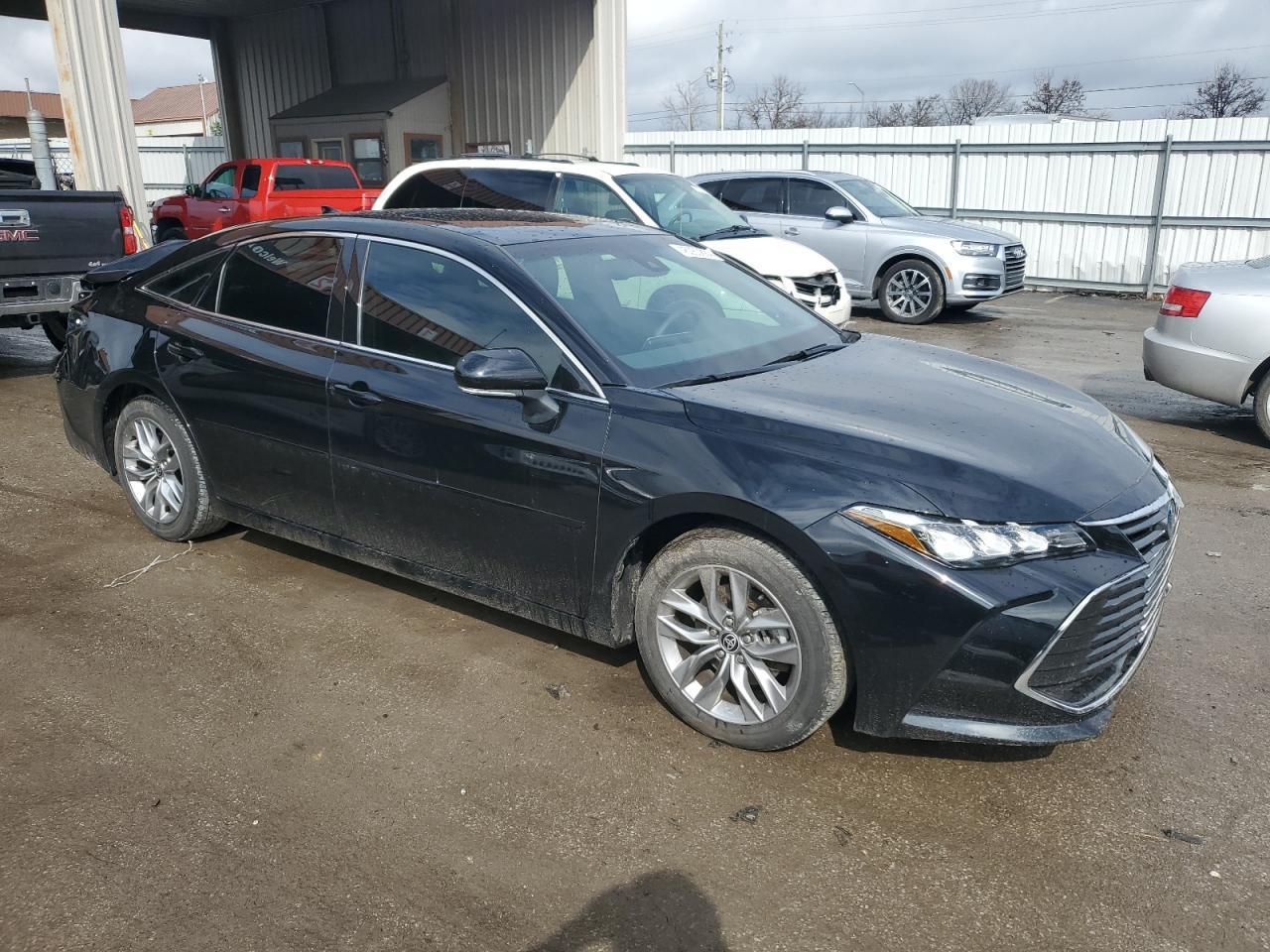 2022 TOYOTA AVALON XLE - Image 4