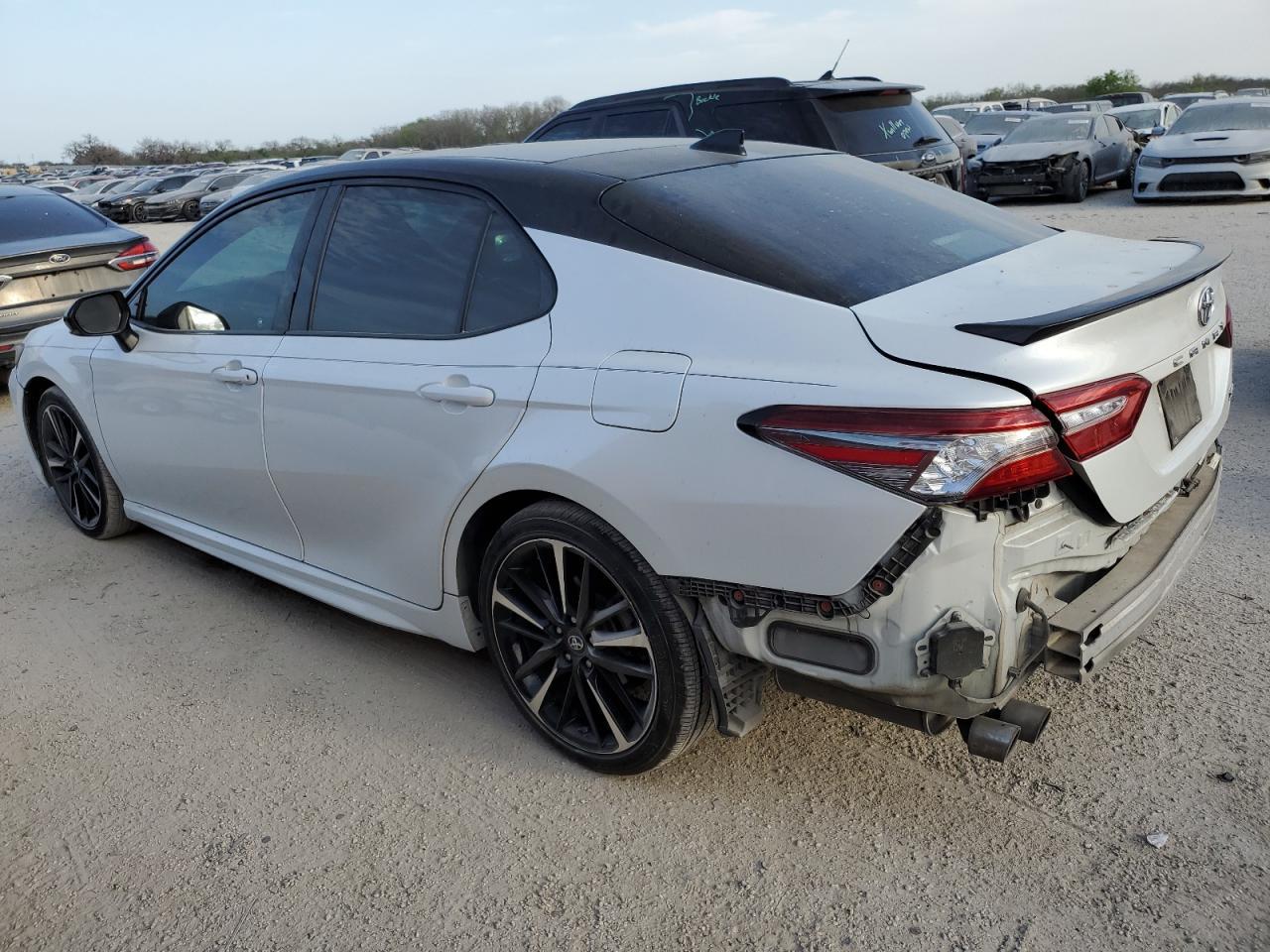 2018 TOYOTA CAMRY XSE - Фото 2