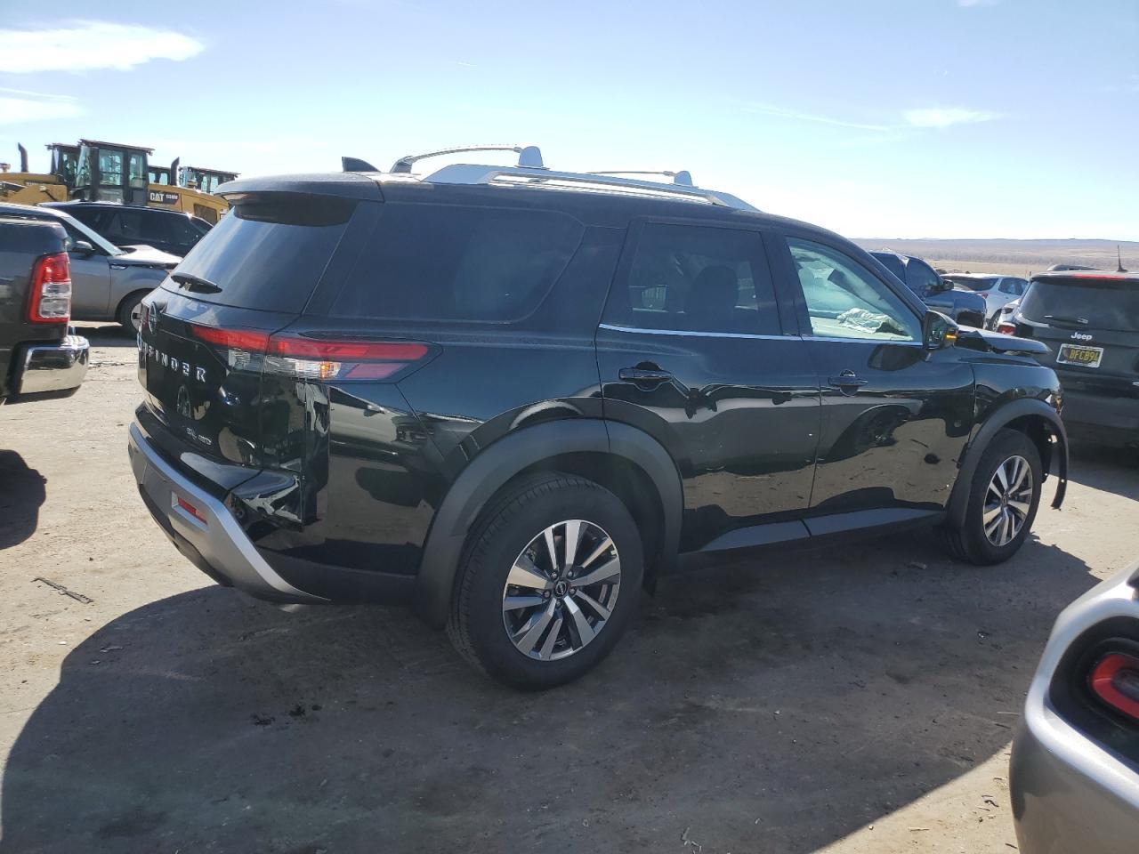 2024 NISSAN PATHFINDER - Image 3