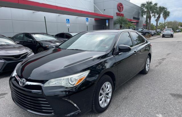 2015 Toyota Camry Le - Фото 2