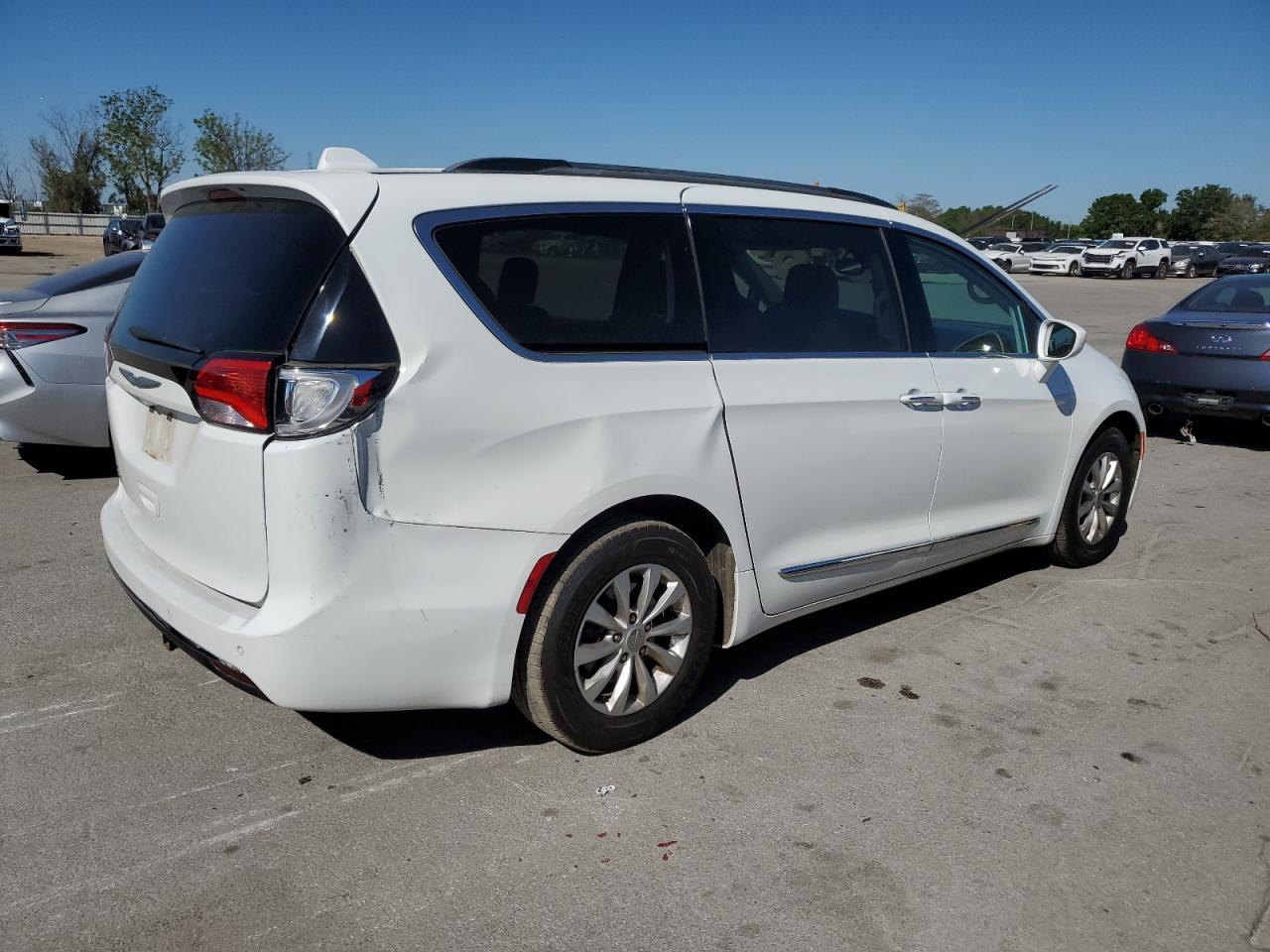 2017 CHRYSLER PACIFICA T - Фото 3