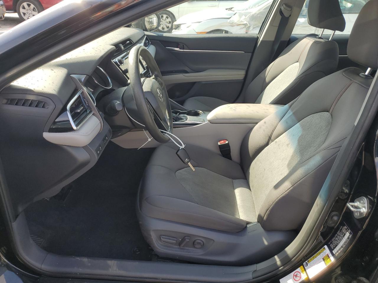 2018 TOYOTA CAMRY L - Фото 7