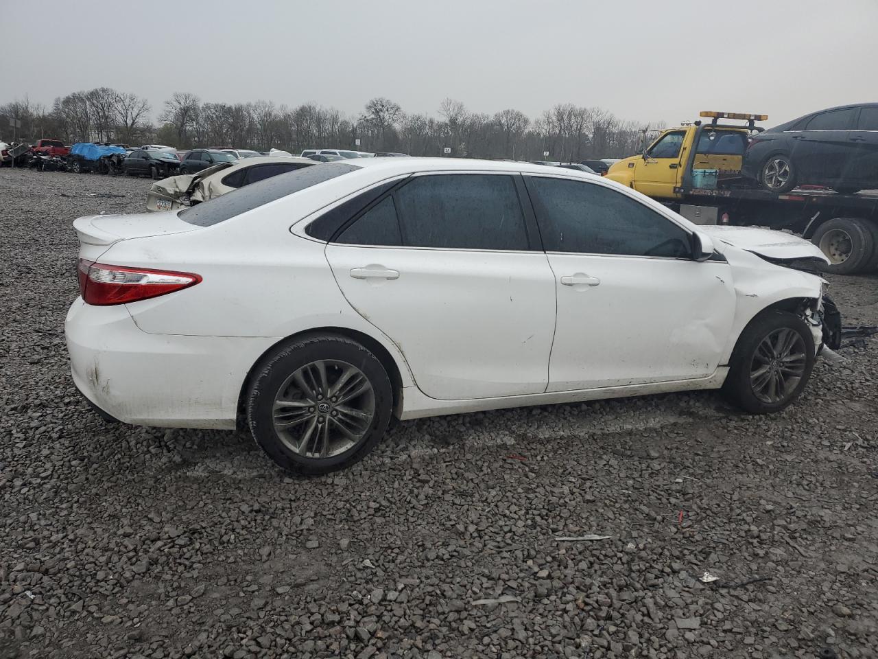 2016 TOYOTA CAMRY LE - Фото 3