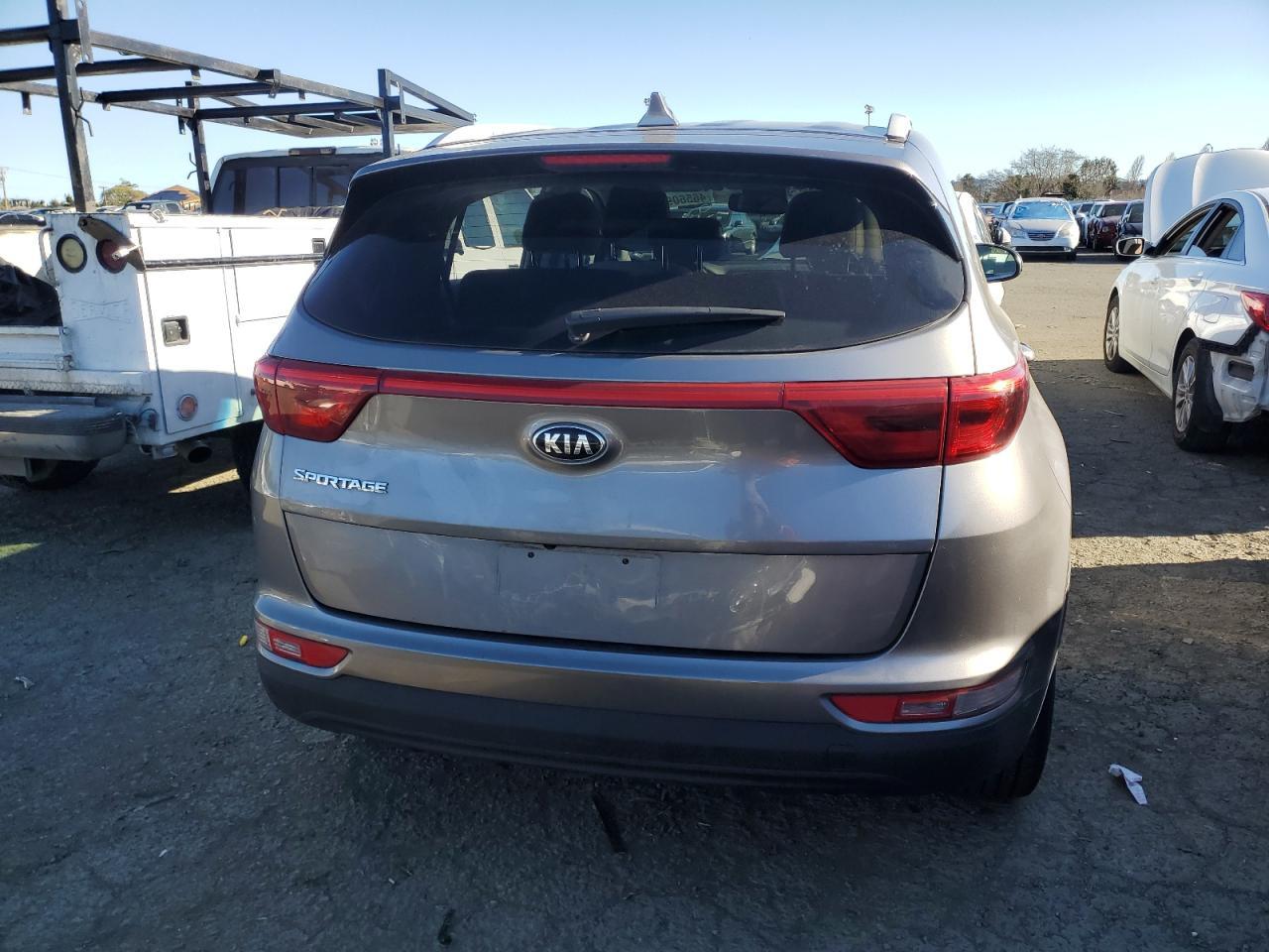 2017 KIA SPORTAGE L - Image 6