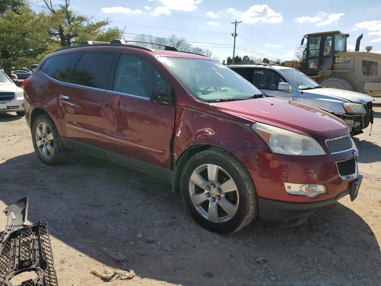 2011 CHEVROLET TRAVERSE L - Image 4