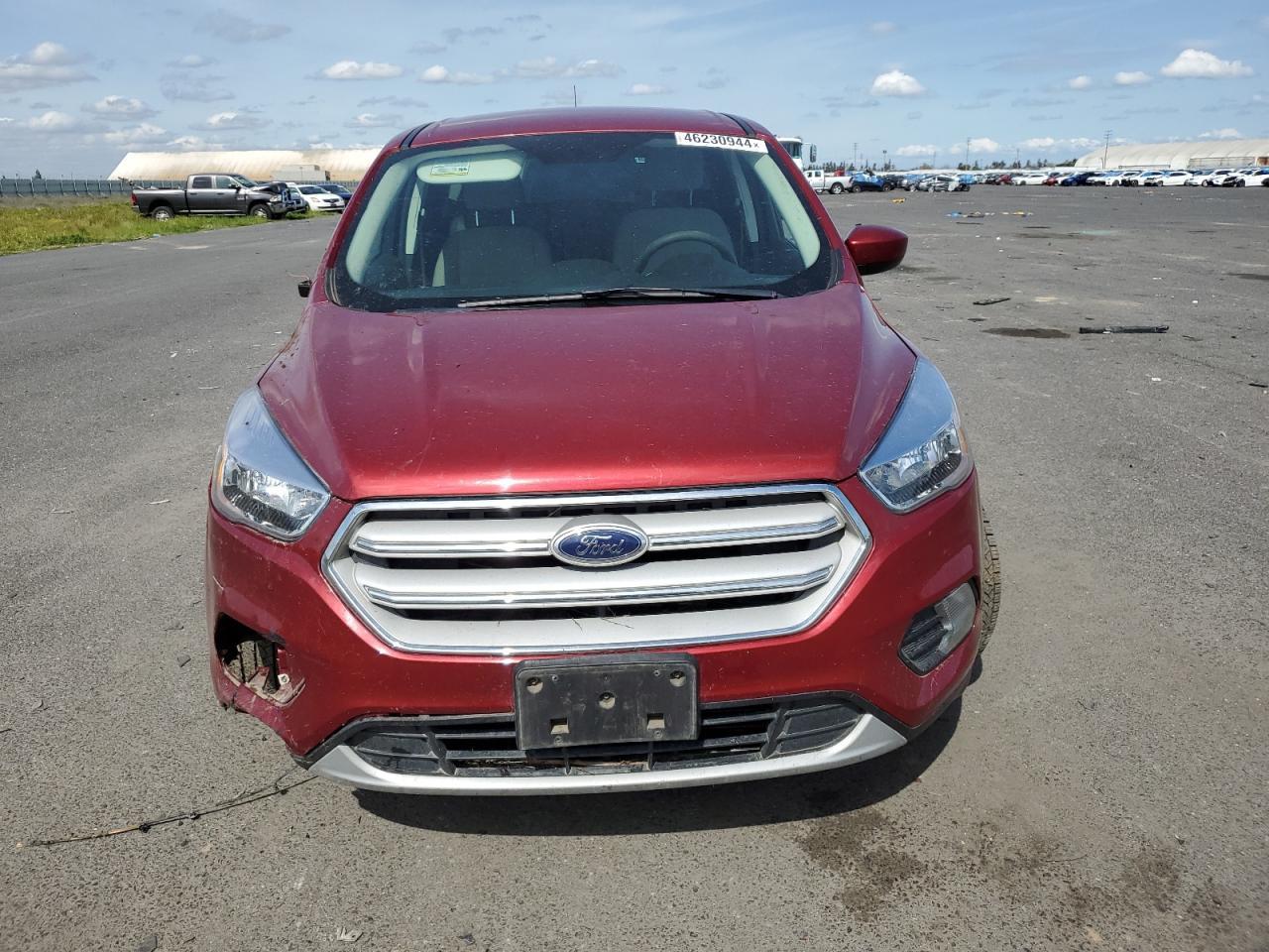 2017 FORD ESCAPE SE - Фото 5