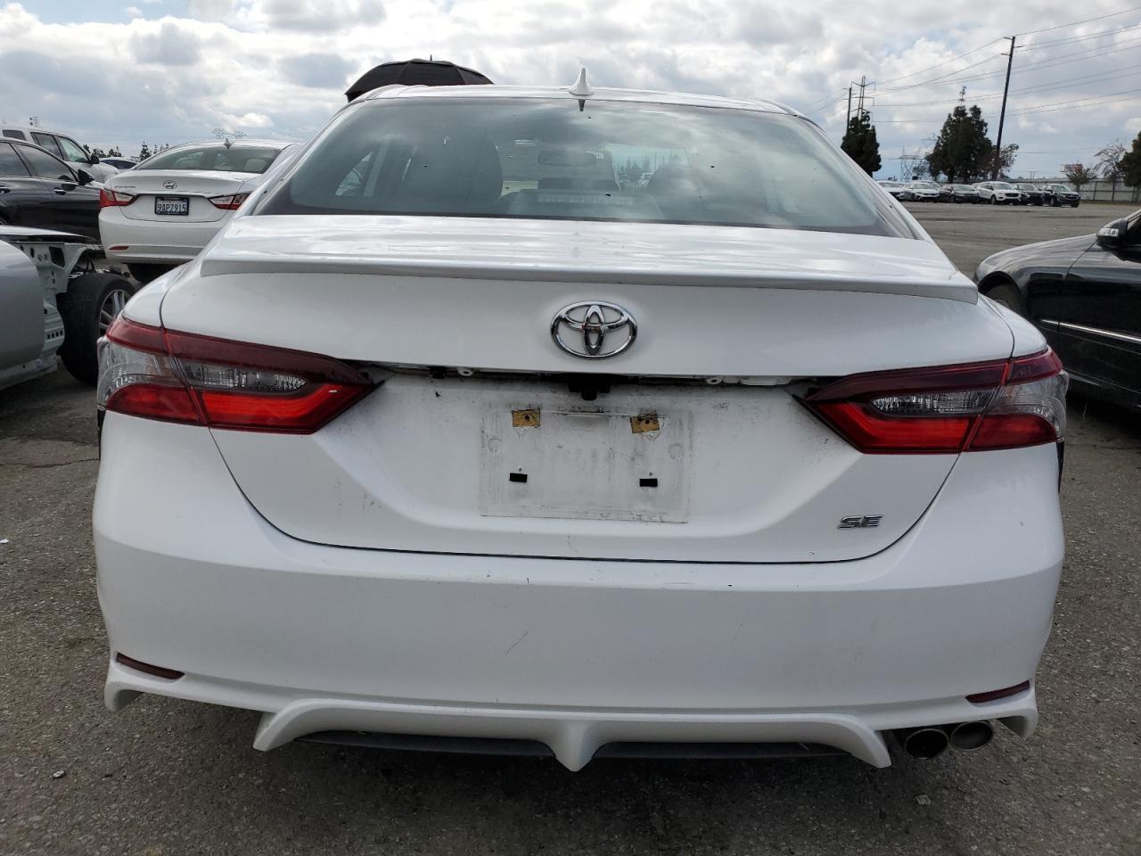 2021 TOYOTA CAMRY SE - Image 6