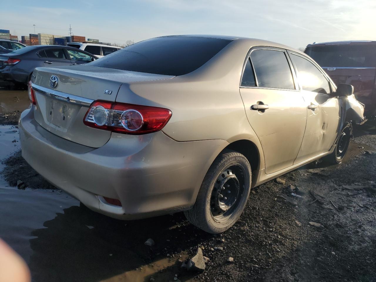 2013 TOYOTA COROLLA BA - Фото 3