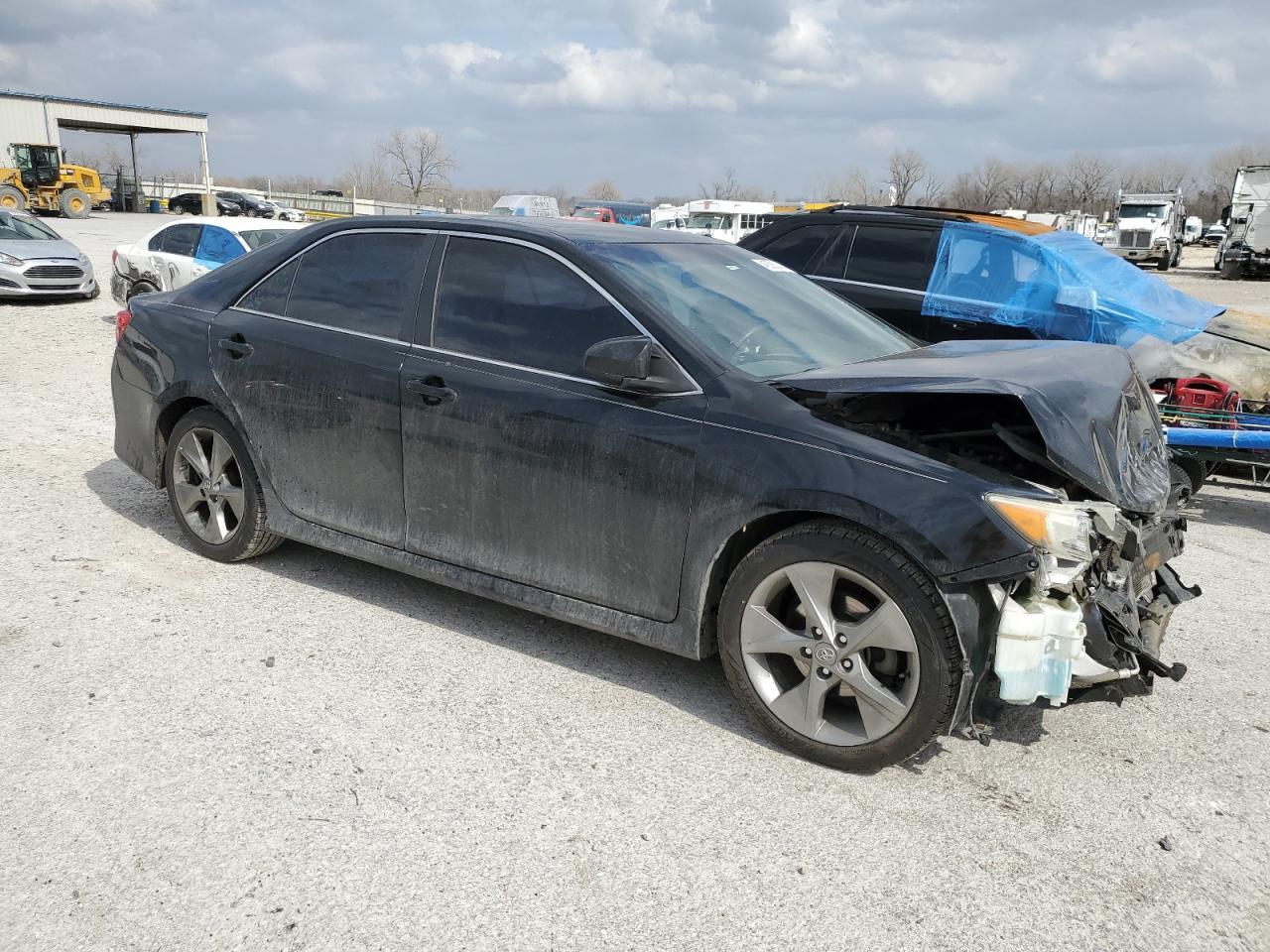 2014 TOYOTA CAMRY L - Image 4