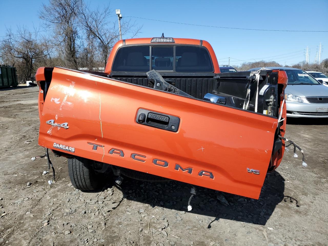 2017 TOYOTA TACOMA DOU - Фото 6