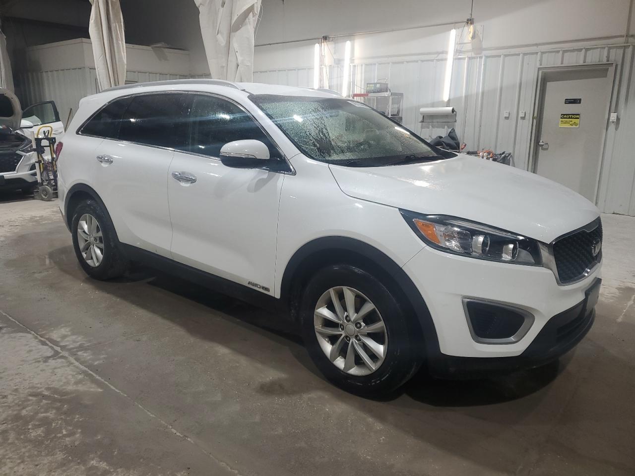 2017 KIA SORENTO LX - Фото 4