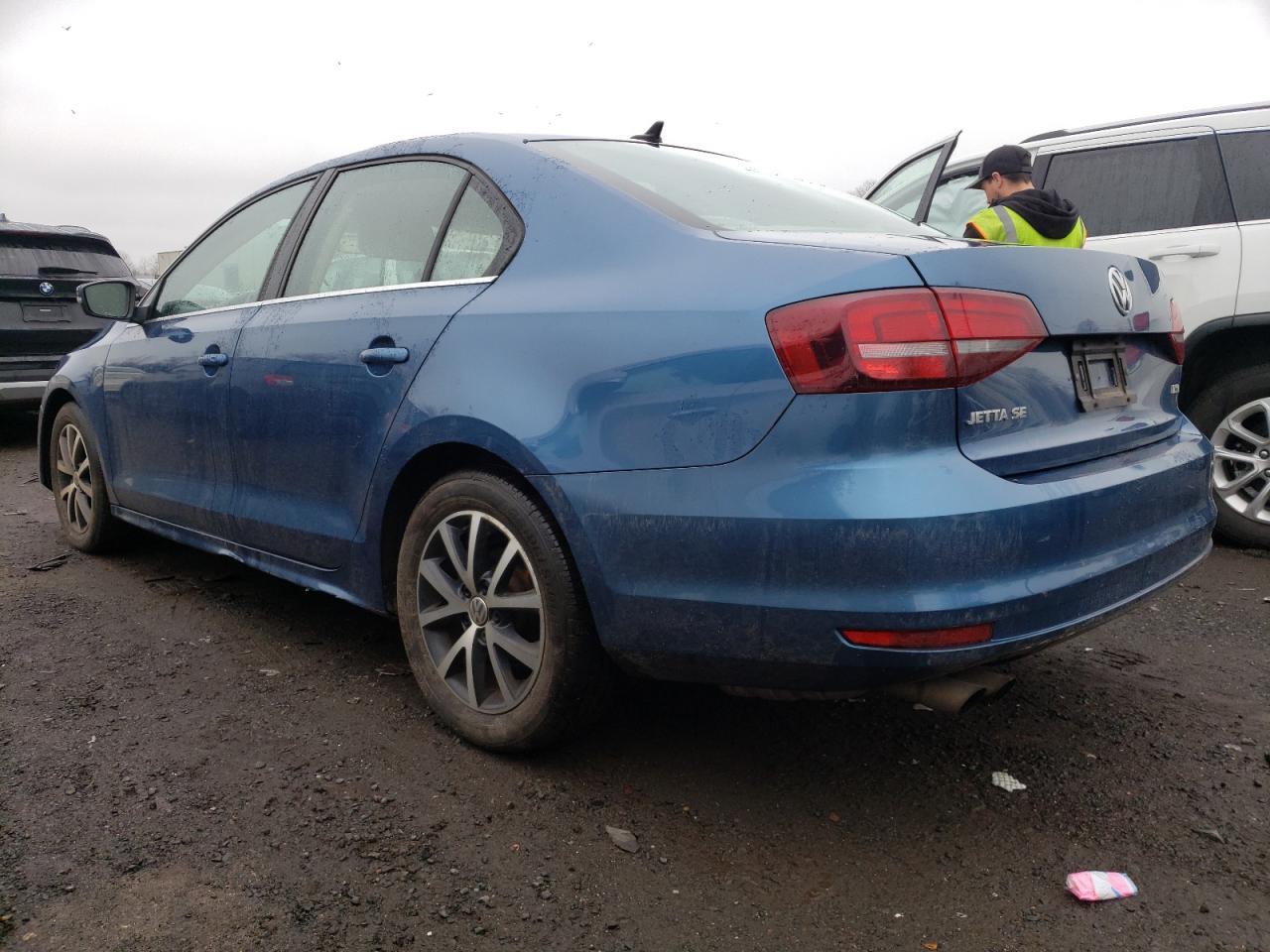 2017 VOLKSWAGEN JETTA SE - Image 2