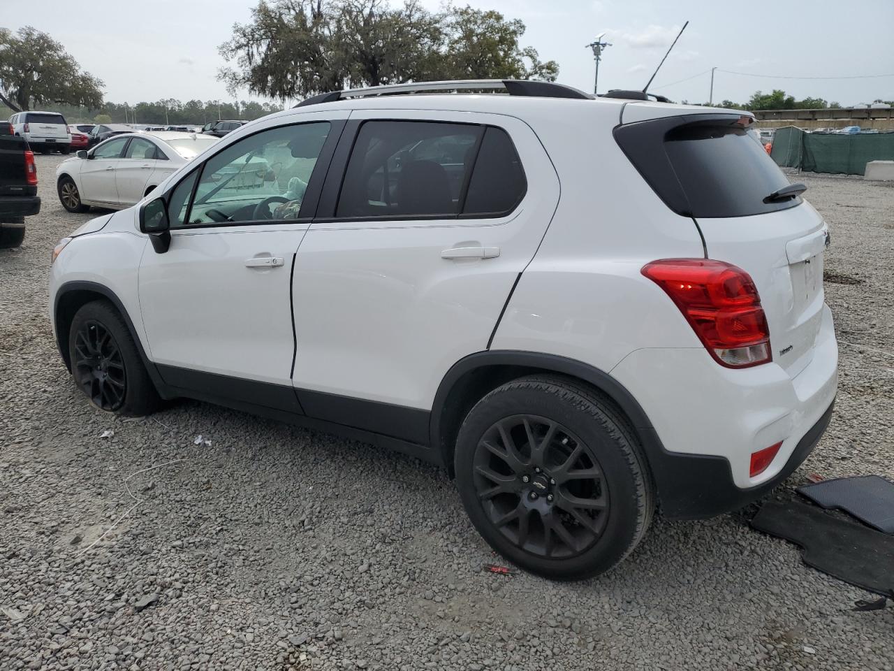 2021 CHEVROLET TRAX 1LT - Image 2