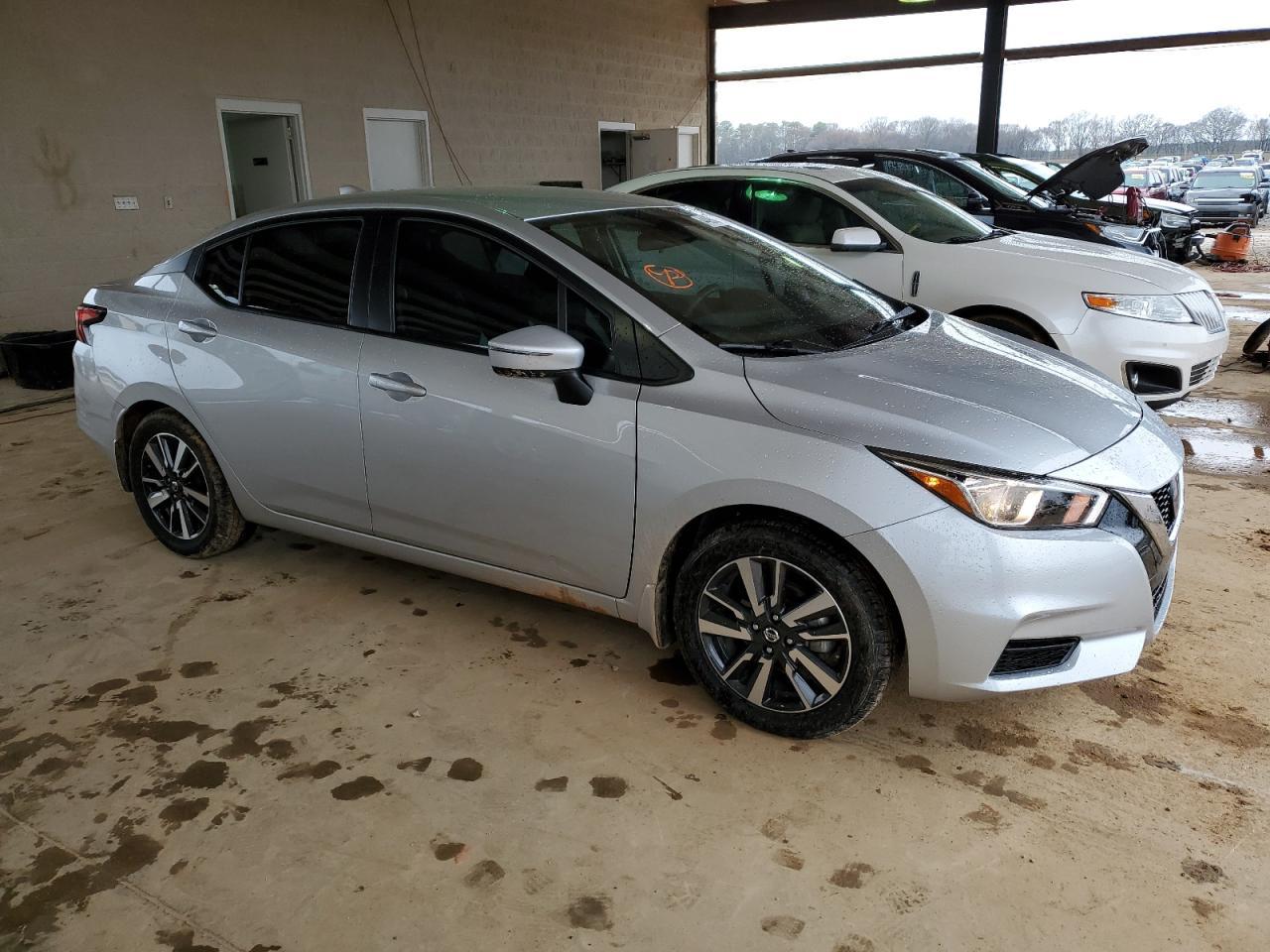 2021 NISSAN VERSA SV - Фото 4