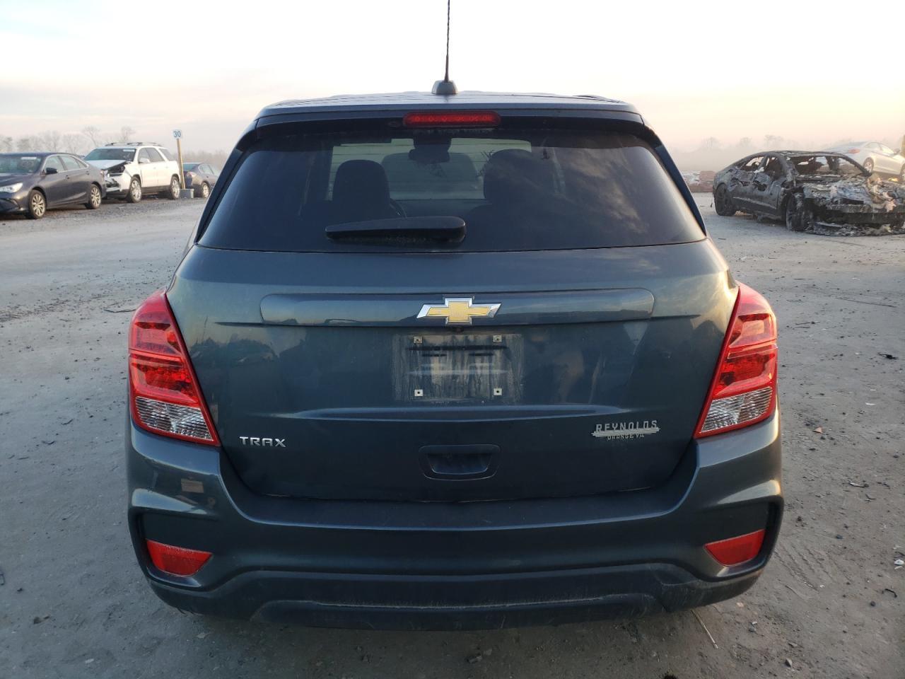 2021 CHEVROLET TRAX LS - Image 6