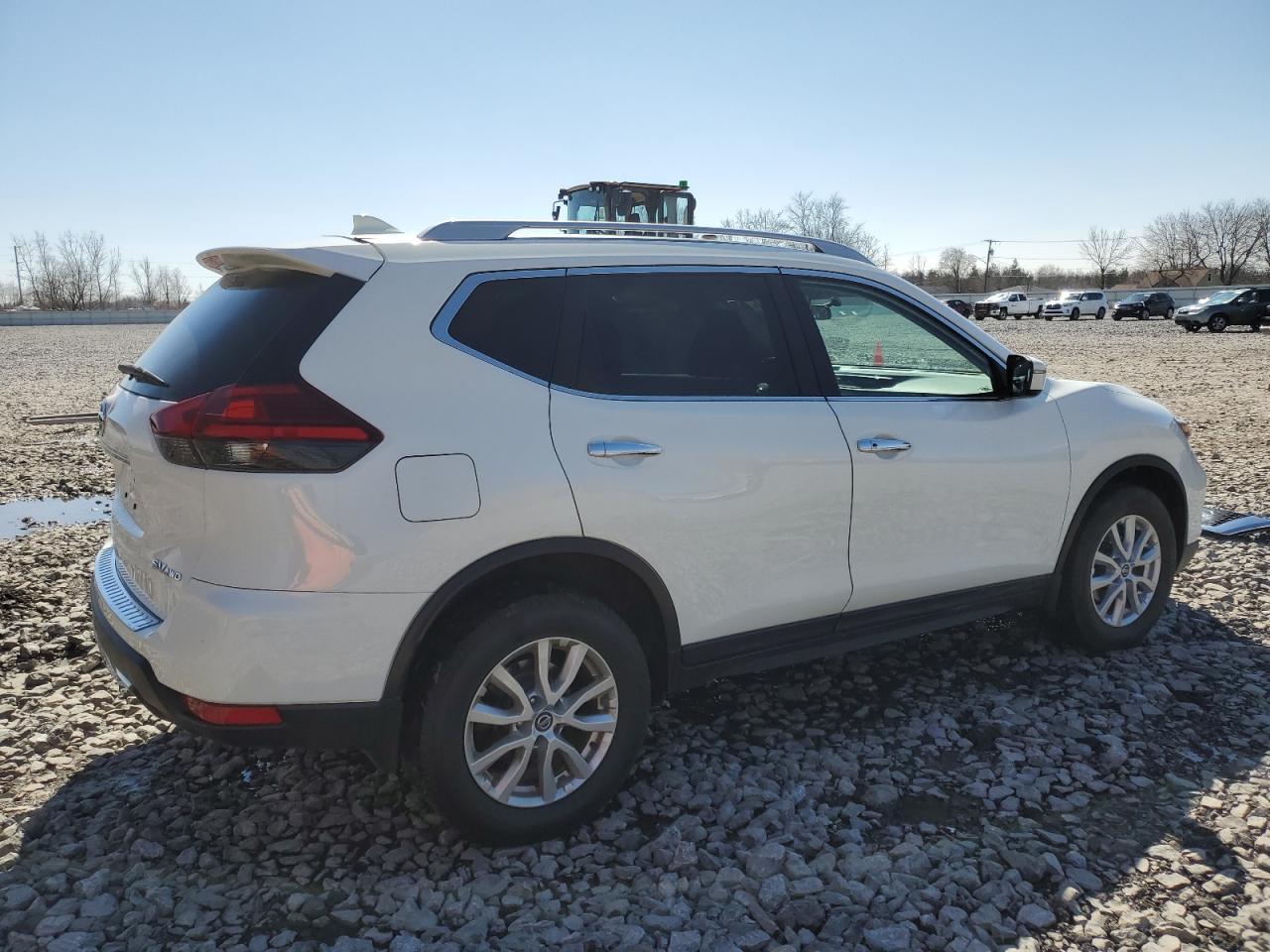 2017 NISSAN ROGUE SV - Image 3