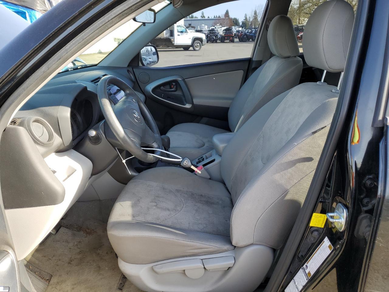 2011 TOYOTA RAV4 - Фото 7