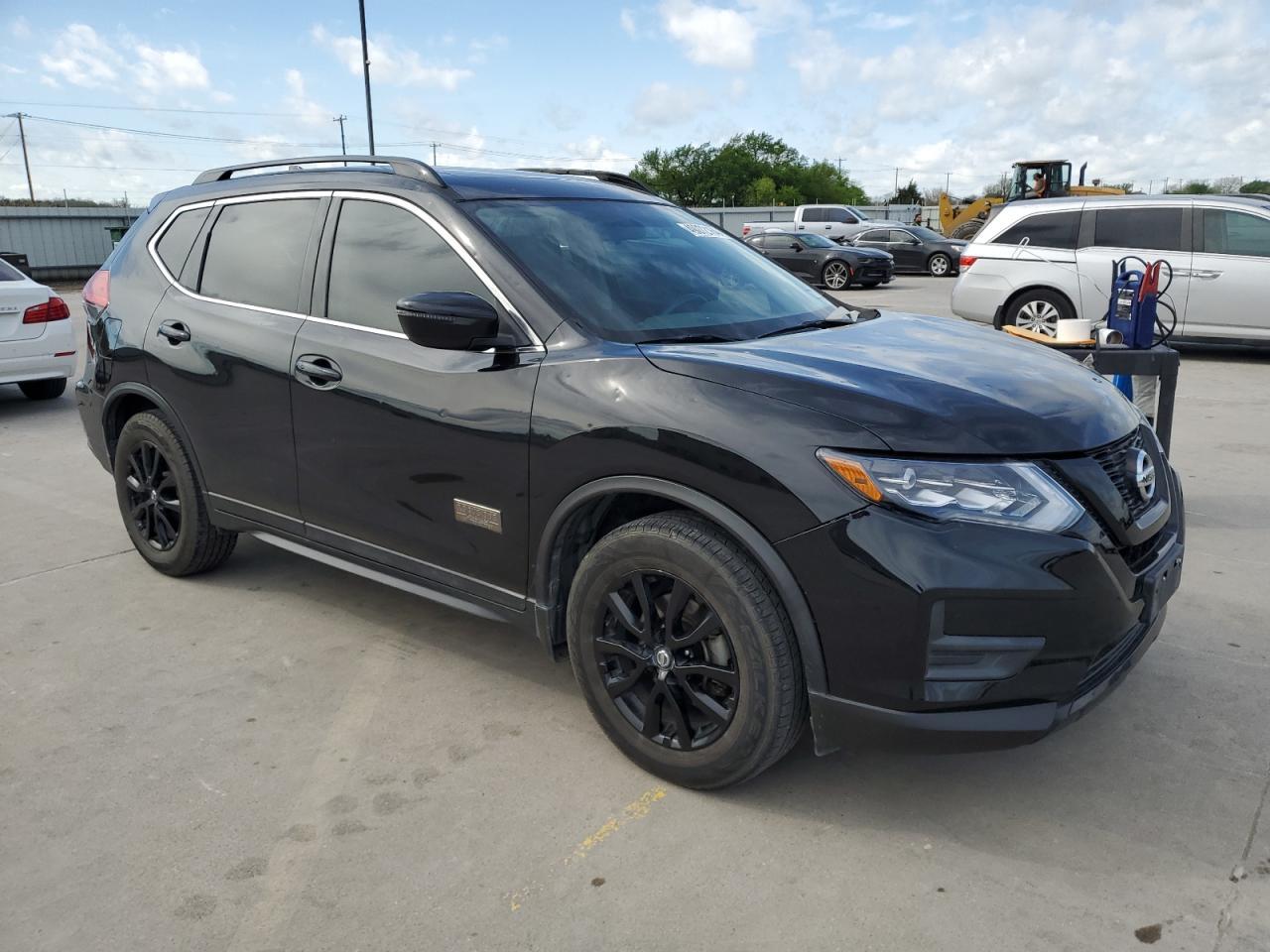 2017 NISSAN ROGUE S - Image 4