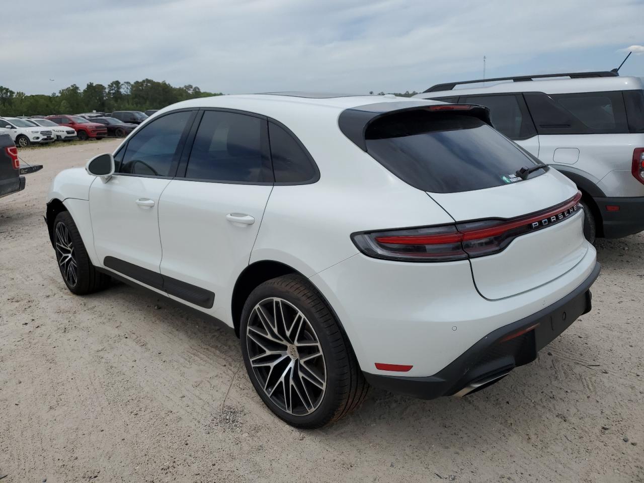 2023 PORSCHE MACAN BASE - Image 2