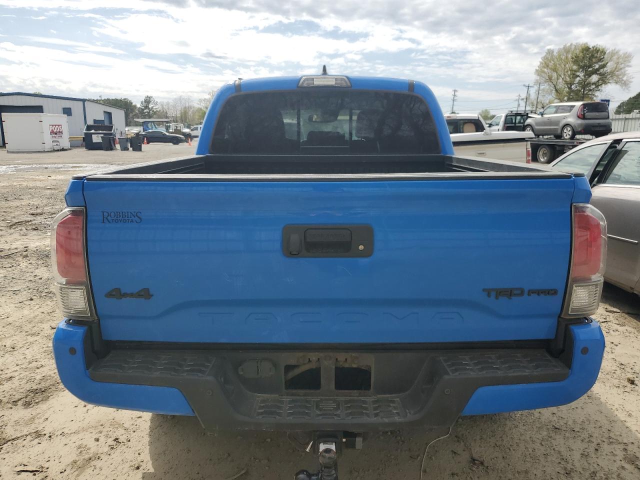 2019 TOYOTA TACOMA DOU - Фото 6