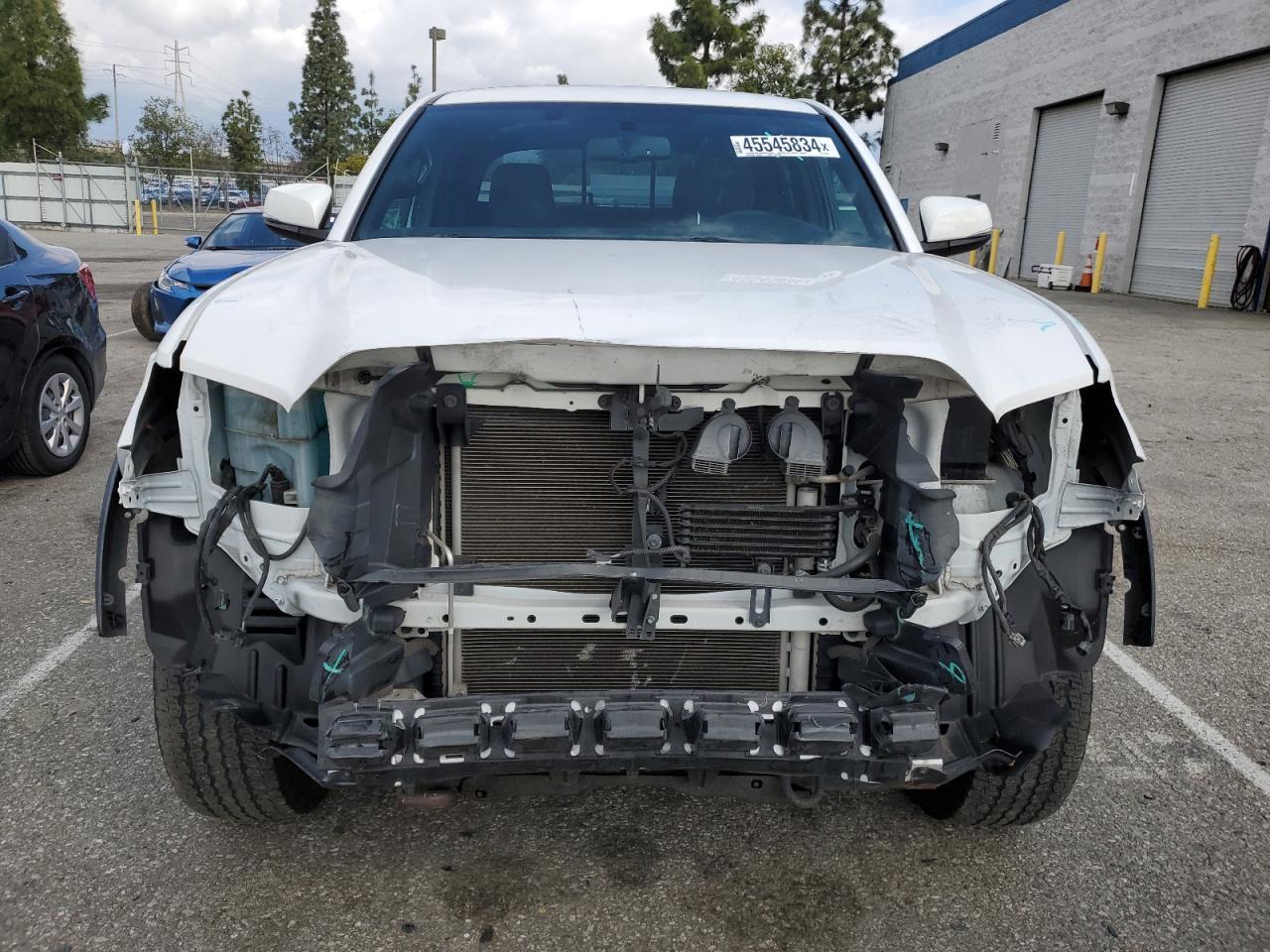 2017 TOYOTA TACOMA DOU - Фото 5